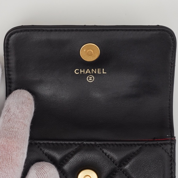 CHANEL LAMBSKIN BLACK ENAMEL CC WALLET ON A CHAIN CLUTCH BELT BAG (2020) - Picture 8 of 8